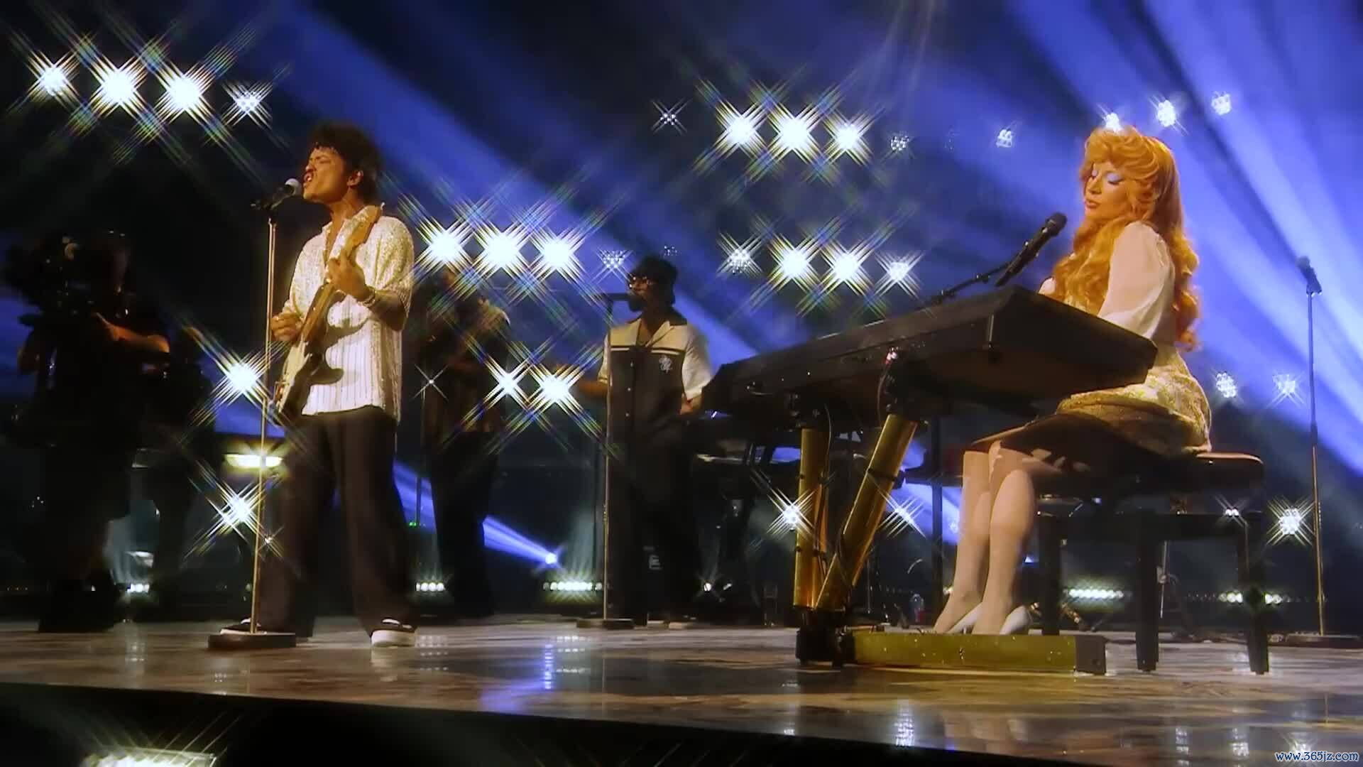 Die With A Smile - Lady Gaga Bruno Mars (Live in LA)