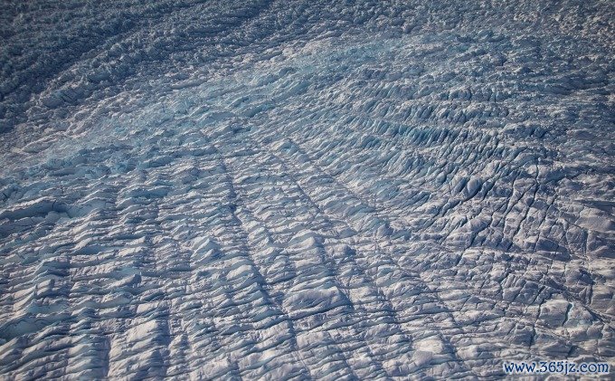 Sông băng Jakobshavn ở vịnh băng Ilulissat. Ảnh: Reuters